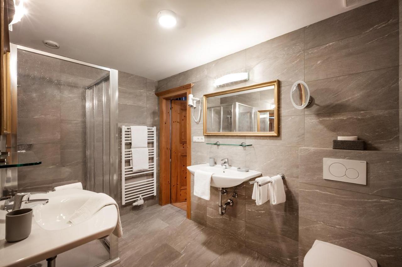 Hotel Schmiedboden Oberndorf in Tirol Luaran gambar