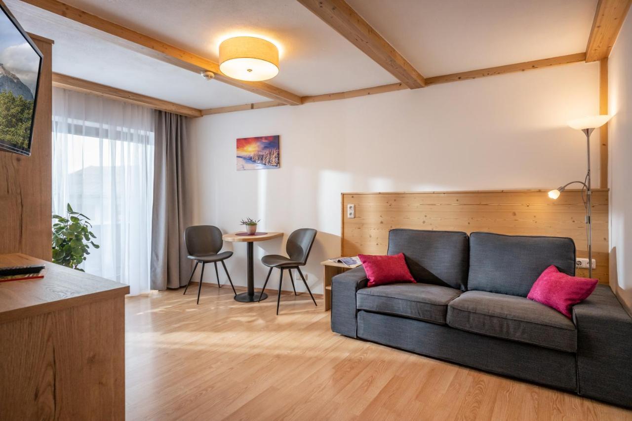 Hotel Schmiedboden Oberndorf in Tirol Luaran gambar