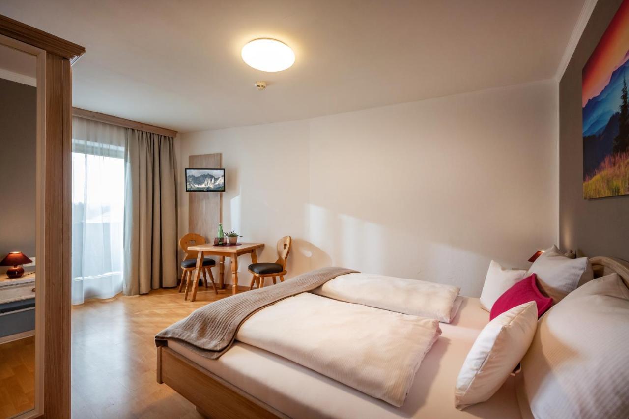 Hotel Schmiedboden Oberndorf in Tirol Luaran gambar